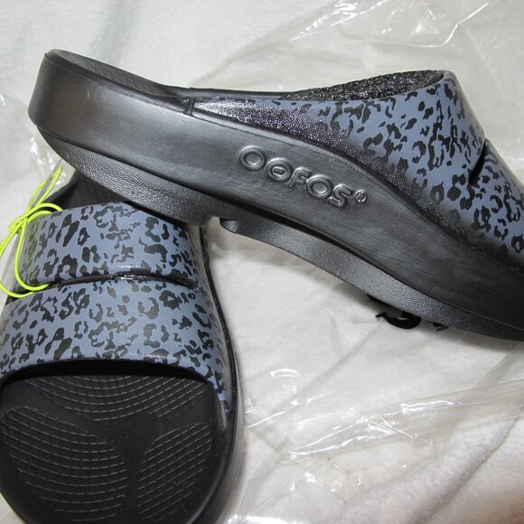 OOFOS Limited Gray Leopard Slides - Picture 9 of 9